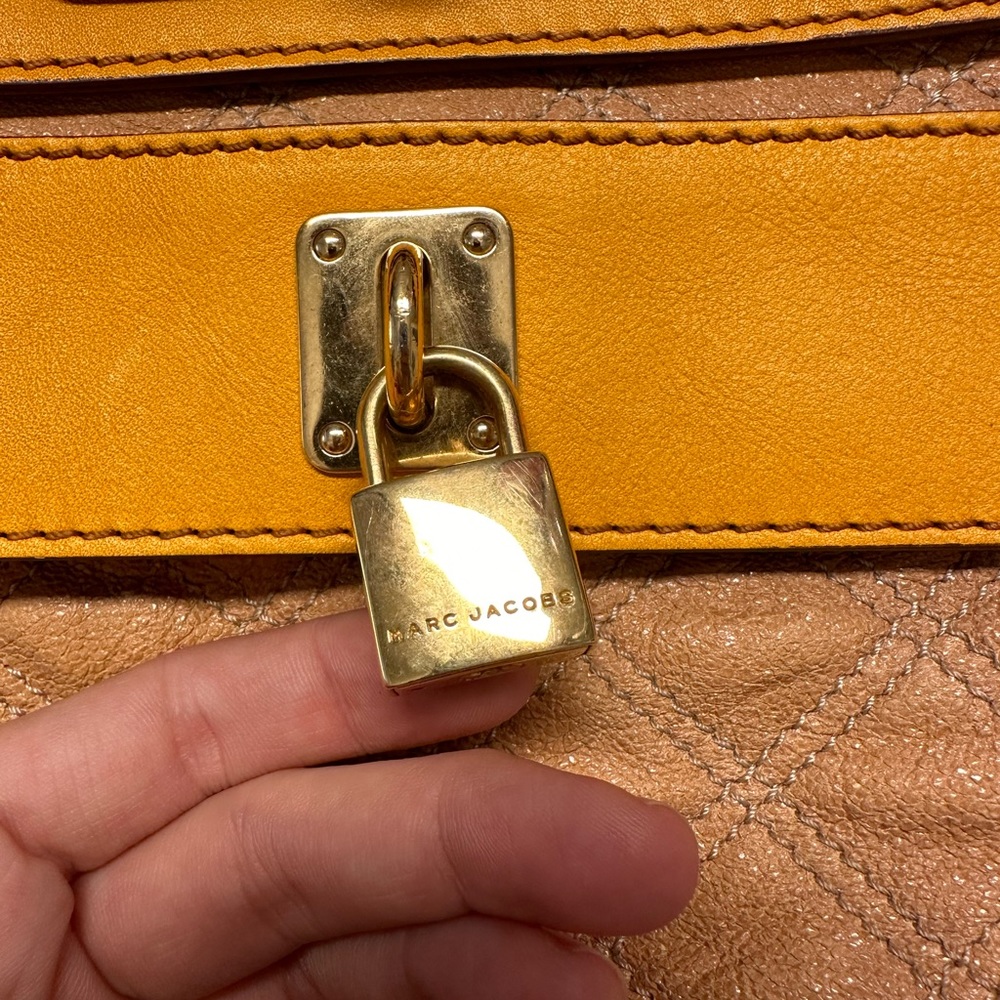 Marc Jacobs tan and gold quilted leather clutch - Picture 8 of 14